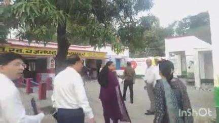 बलरामपुर: शासन द्वारा नामित नोडल अधिकारी प्रमुख सचिव परिवहन ने आकांक्षी जनपद बलरामपुर का दौरा किया, कार्य प्रगति का निरीक्षण किया