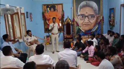 చట్టాలు, పౌర హక్కుల గురించి ప్రజలకు అవగాహన కల్పించిన పుట్టపర్తి డిఎస్పి విజయ్ కుమార్