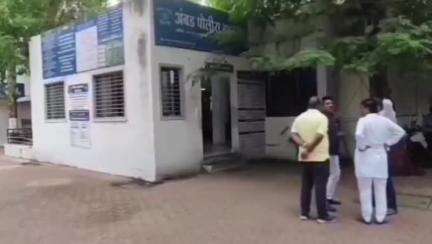 नाशिक: अंबड भागातील म्हाडा चौक येथे प्रतिबंधित असलेला गांजा अमली पदार्थ सेवन करणाऱ्या एकाला पोलिसांनी केली अटल