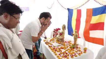 संग्रामपूर: वरवट बकाल येथे आमदार डॉ संजय कुटे यांच्या उपस्थितीत बौद्ध धम्मीय सामूहिक विवाह सोहळा संपन्न