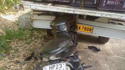 घुमारवीं: भराड़ी थाना क्षेत्र के अंतर्गत गांव बरोटा में एक दुःखद सड़क दुर्घटना में 22 वर्षीय युवक की जान चली गई