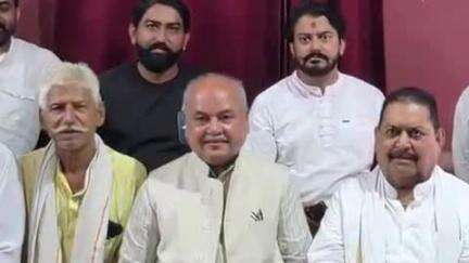 सिलवानी: विधानसभा अध्यक्ष नरेंद्र सिंह तोमर सिमरिया खुर्द पहुंचे, सुरजीत सिंह के निधन पर शोक व्यक्त किया