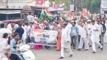 पन्ना: शहर के इंद्रपुरी कॉलोनी से कांग्रेस ने सेना के सम्मान में निकाली जय हिंद यात्रा