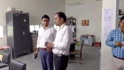 हलसी: एसडीएम ने हलसी प्रखंड और अंचल कार्यालय का किया निरीक्षण, आधा दर्जन बूथों का भी किया सत्यापन