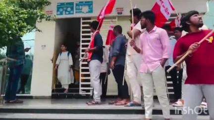 గుంటూరు: వేసవికాలంలో విద్యార్థులకు తరగతులు నిర్వహిస్తున్న కళాశాలపై చర్యలు తీసుకోవాలి: AISF జిల్లా కార్యదర్శి యశ్వంత్