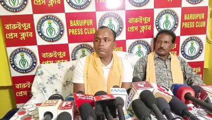 ক্যানিং ১: ক্যানিং এর তালদির বাসিন্দা রবিন এবার যাবে ইংলিশ চ্যানেল জয় করতে, বারুইপুর প্রেস ক্লাবে করলেন সাংবাদিক বৈঠক
