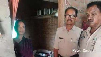नैनपुर: आबकारी विभाग की टीम ने नैनपुर में दी दबिश, एक मकान से 71 लीटर हाथ भट्टी कच्ची शराब की ज़ब्त