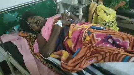 सीतापुर: अकबरपुर ग्राम पंचायत में अज्ञात लोगों ने एक व्यक्ति की जमकर पिटाई की, घायल को अस्पताल में कराया गया भर्ती