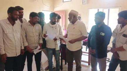 राजपुर: लिम्बई में अज्ञात जंगली जानवर के हमले से 4 लोगों की मौत का मामला, ग्रामीणों ने वन परिक्षेत्र कार्यालय में दिया ज्ञापन