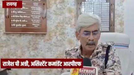 रायगढ़: असिस्टेंट कमांडेंट RPF राजेश पी अत्री ने रेलवे स्टेशन पर अव्यवस्थित पार्किंग को लेकर ऑटो संघ से की बैठक की दी जानकारी