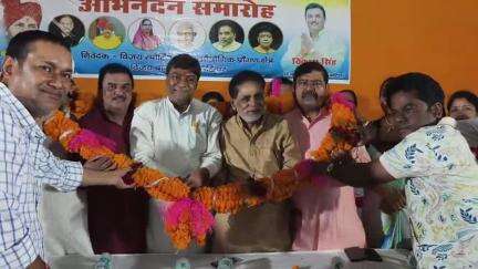 कटिहार: विजय बाबू पोखर के पास विजय स्पोर्टिंग क्लब द्वारा सम्मान समारोह आयोजित, भाजपा नेताओं को किया सम्मानित
