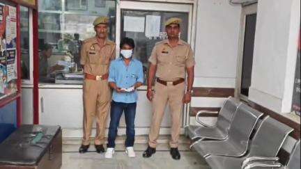 सहारनपुर: देहात पुलिस ने सोशल मीडिया पर तमंचे के साथ फोटो-वीडियो डालने वाले अभियुक्त को कोतवाली देहात क्षेत्र से किया गिरफ्तार