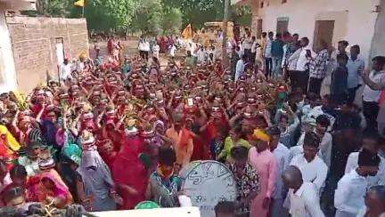 प्रतापगढ़: संचई गांव में सकल पंच कुमावत समाज ने राम जानकी मंदिर में प्राण प्रतिष्ठा कार्यक्रम आयोजित किया, भक्ति और उल्लास का माहौल