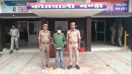 सहारनपुर: थाना मंडी पुलिस ने मोटरसाइकिल चोरी के मामले में वांछित अभियुक्त को बाबा लाल दास रोड से किया गिरफ्तार
