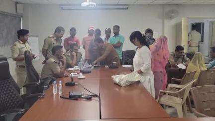 रतलाम नगर: पुलिस अधीक्षक कार्यालय रतलाम में सीएम हेल्पलाइन शिकायत निवारण शिविर आयोजित, 75 में से 44 शिकायतों का मौके पर निवारण