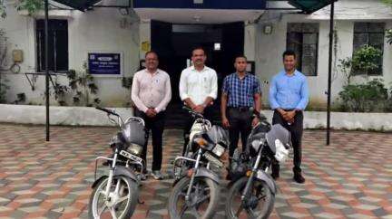 नागपूर शहर: दुचाकी चोरी करणाऱ्या आरोपीला वनदेवी नगर झोपडपट्टी येथील करण्यात आली अटक