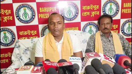 বারুইপুর: প্র্যাকটিস করলেই মিলবে সাফল্য বারুইপুর প্রেসক্লাবে বললেন রবিন বলদে