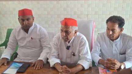 सहारनपुर: अंबाला रोड स्थित समाजवादी पार्टी कार्यालय पर सहारनपुर सपा प्रभारी ने बैठक के बाद की प्रेस वार्ता