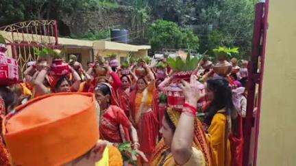 चम्पावत: भरछाना के राधाकृष्ण मंदिर में श्रीराम कथा जारी, भारी संख्या में श्रद्धालु सुनने पहुंचे
