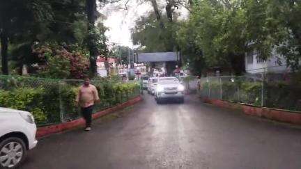 ধুবুৰী ভাগ: জিলা আবৰ্ত্ত ভৱনৰ সভাকক্ষত মন্ত্ৰী ৰঞ্জিত দাসৰ সৈতে বিভিন্ন বিভাগৰ বৈঠক
