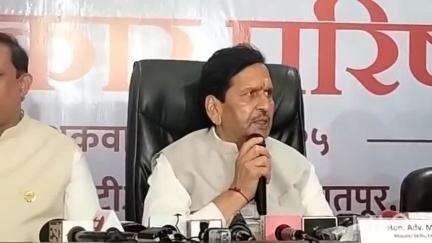 नाशिक: नवीन कोर्सेसाठी 1 लाख मशीन वाटप होतील मंत्री मंगल प्रभात लढण्याची सातपूर येथे प्रसिद्धी माध्यमांना प्रतिक्रिया