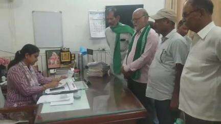 चंदौसी: असालतपुर जारई में किसान संघर्ष समिति ने राष्ट्रीय कार्यालय पर की बैठक, उप जिलाधिकारी चंदौसी को सौंपा ज्ञापन