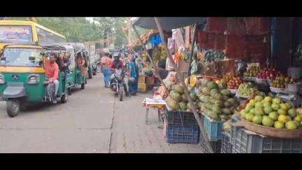 पतरातू: भुरकुंडा बाजार में दुकानदारों द्वारा सड़क ओर फूटपात पर अतिक्रमण कर की जा रही मनमानी से जनता परेशान #Jansamasya