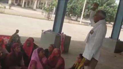 अटेली: मिड डे मील कार्यकर्ता यूनियन ने 5 जून को होने वाली राज्य स्तरीय रैली के लिए अटेली मंडी में बैठक की