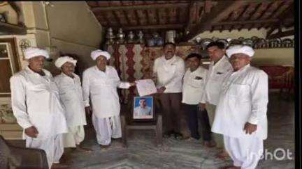લાખણી: નાના કાપરા માં અકસ્માતમાં મૃત્યુ પામનાર ના વારસદાર ને વિમા કંપની દ્વારા રૂપિયા ૧૫.૯૮ લાખ ચુકવવામાં આવ્યાં