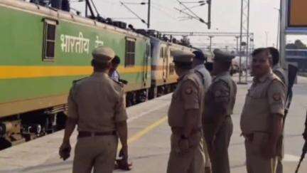सैदपुर: काशी एक्सप्रेस का इंजन फेल होने से औड़िहार में पौने तीन घंटे खड़ी रही ट्रेन, भीषण गर्मी में यात्री हुए परेशान