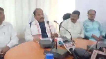 गुमला: परिसद भवन में पूर्व मुख्यमंत्री ने प्रेस वार्ता कर पेसा कानून पर सरकार को घेरा
