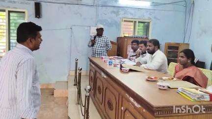 మదనపల్లె మండలఅభివృద్ధికి ప్రజాప్రతినిధులు అధికారులు సంయుక్తంగా పనిచేయాలని ఎమ్మెల్యే షాజహాన్ భాష శుక్రవారంకోరారు