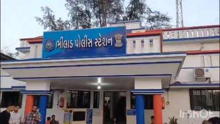 ઉમરગામ: ઉમરગામના કરમબેલા હાઇવે પર ટ્રક અડફેટે મોપેડ સવાર મહિલાનું મોત