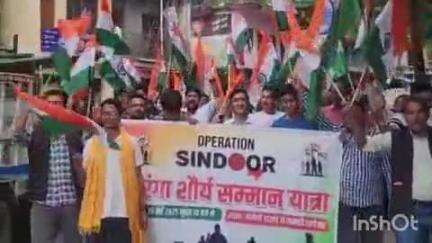 नैनीताल: शहर के समीपवर्ती क्षेत्र मंगोली में निकाली गई शौर्य सम्मान तिरंगा पद यात्रा
