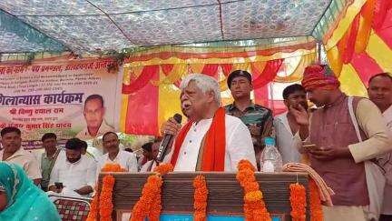 हैदरनगर: हैदरनगर में एक सड़क के शिलान्यास कार्यक्रम में पलामू सांसद का संबोधन