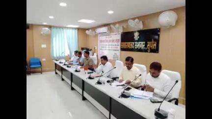 सुपौल: लहटन चौधरी सभागार में ग्रामीण कार्य विभाग के विशेष सचिव मनोज कुमार की अध्यक्षता में हुई समीक्षा बैठक