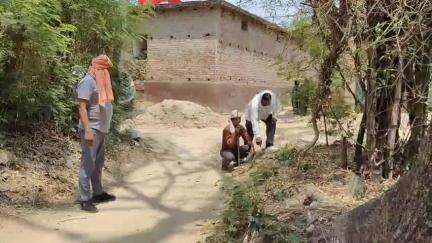 खलीलाबाद: ग्राम उमरी खुर्द में कोर्ट के आदेश से राजस्व व पुलिस ने ग्रामीणों को दिलाया कब्जा
