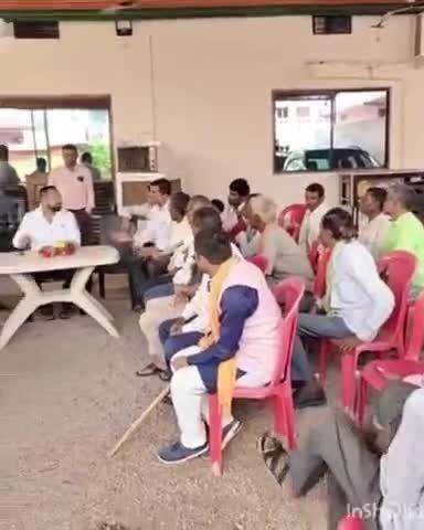 नवागढ़: बेमेतरा के शासकीय हाई स्कूल रोड स्थित कार्यालय में विधायक दीपेश साहू ने क्षेत्रवासियों की सुनी फरियाद