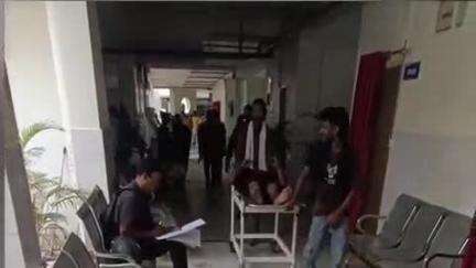 गुमला: सिसई रोड पर बाइक सवार गिरकर गंभीर रूप से जख्मी, अस्पताल में भर्ती