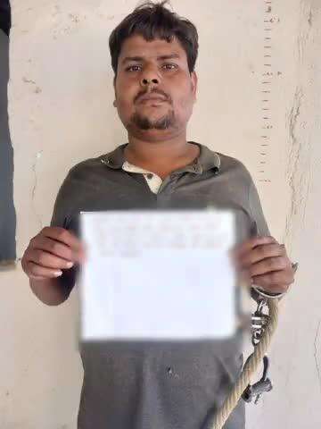 खजौली: गांधी चौक स्थित दुकान पर खजौली पुलिस की छापेमारी, 9 बोतल देशी शराब के साथ एक युवक गिरफ्तार