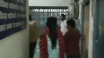सकरा: सकरा चौक के पास वाहन और बाइक की टक्कर में एक की मौत, चार घायल, पुलिस जांच कर रही है