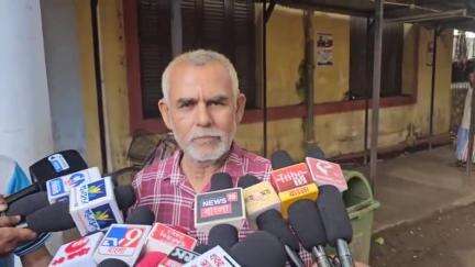 সিউড়ি ১: মিলন দোলুই কে খুনের ঘটনায় অভিযুক্তকে সিউড়ি আদালতে তোলা হলে, ৮ দিনের পুলিশ হেফাজতের নির্দেশ দিয়েছে আদালত