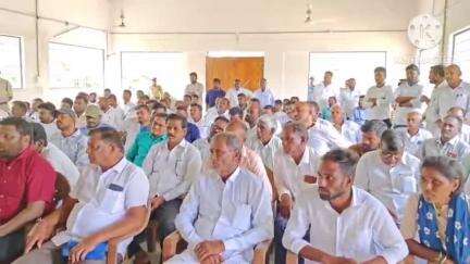 చెన్నూరు: కాంగ్రెస్ పార్టీ చేపట్టిన అభివృద్ధి పథకాలను ప్రజల్లో తీసుకెళ్లాలన్న, ఎమ్మెల్యే వివేక్ వెంకటస్వామి
