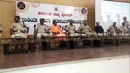 ತಿಕೋಟಾ: ಅರಕೇರಿ ಗ್ರಾಮದ ಐ ಆರ್ ಬಿ ಪೊಲೀಸ್ ಪಡೆಯಲ್ಲಿ ವಯೋನಿವೃತ್ತಿ ಬೀಳ್ಕೊಡುಗೆ ಕಾರ್ಯಕ್ರಮ ಉದ್ಘಾಟಿಸಿದ ಕಮಾಂಡೆಂಟ್ ಪ್ರಸನ್ನ ಕುಮಾರ್