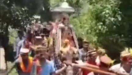 कुल्लू: अधिष्ठात्री देवी नैना भगवती अपने नवनिर्मित रथ में विराजमान हुईं, जिया संगम स्थल पर किया शाही स्नान