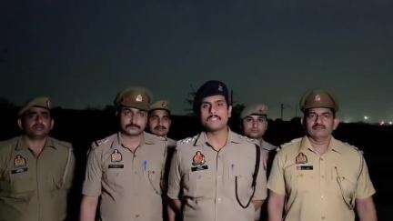 गाजियाबाद:पुलिस मुठभेड़ के दौरान थाना लोनी क्षेत्र मे जान से मारने की नीयत से गोली मारने की घटना कारित करने वाला अपराधी