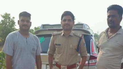 चंदला: हिनौता थाना प्रभारी ने पुलिस के साथ विभिन्न क्षेत्रों में अवैध हथियार अपराधियों की निगरानी की