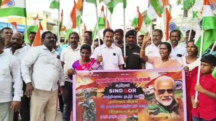 நாட்றாம்பள்ளி: ஏரிக்கொடி பகுதியிலிருந்து பேருந்து நிலையம் வரை ஆபரேஷன் சிந்தூர் வெற்றி குறித்து பாஜகவினர் பேரணி