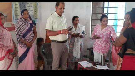 कुमारखंड: कुमारखंड प्रखंड में आयुष्मान कार्ड को लेकर लगे विशेष कैंप का पदाधिकारी ने जायजा लिया
