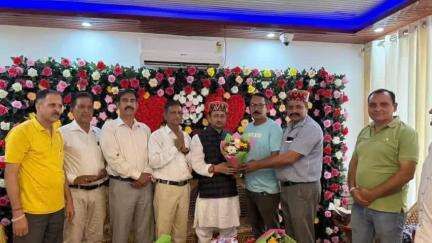 घुमारवीं: पूर्व मंत्री राजेन्द्र गर्ग का जन्मदिन निहारी में मनाया गया, सभी कार्यकर्ता एकजुट दिखे